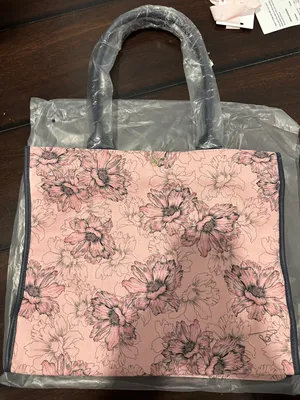 Victoria's Secret Bag thumbnail 1