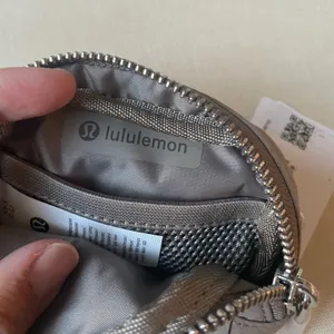 Lululemon Everywhere Belt Bag Nano - Warm Ash Grey thumbnail 8