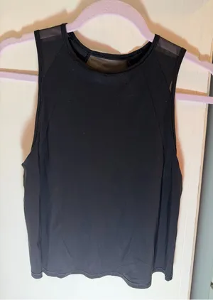 Lululemon crop tank top! Black! Size 2! thumbnail 1