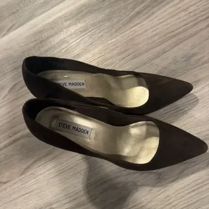 Steve Madden Size 8.5 Brown Suede Leather 4 Pointed Toe Heels thumbnail 2
