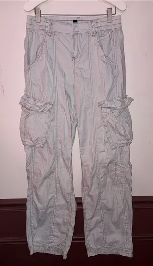 H&M Light Gray Cargo Pants with Utility Pockets thumbnail 1