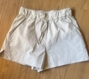lululemon athletica High Waist Shorts thumbnail 1