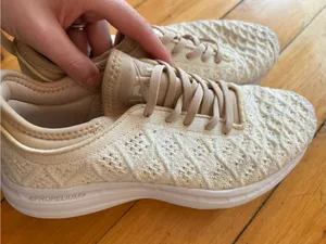 Apl techloom phantom sneakers women’s 7 beige thumbnail 3