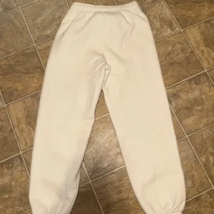 Aritzia cream Joggers thumbnail 5