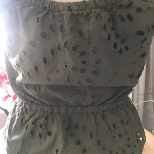 NWT Guess Larisen Cotton Eyelet Peplum Top thumbnail 10