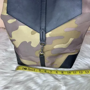 Stella & Dot Camo Backpack thumbnail 10