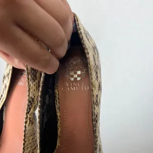 Vince Camuto Womens Snakeskin Embossed Leather Pointed Toe Stiletto Pumps 7.5B thumbnail 3