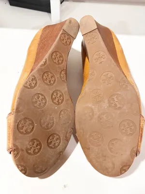 Tory Burch Womens Carnell Peep Toe Wedge Heel Leather Logo Buckle Brown Size 8.5 thumbnail 6