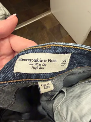 Abercrombie Wide-Leg Jeans thumbnail 3