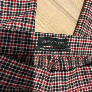 Urban Outfitters Plaid Stretch Crop Kick Flare Pants‎ red black Sz 0 thumbnail 4