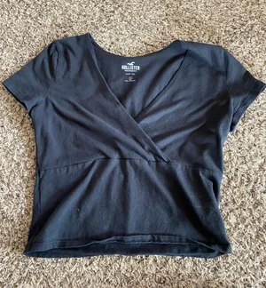 Hollister Crop Top thumbnail 1