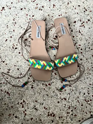 Steve Madden tabi multi woman’s sandal size 9 thumbnail 6
