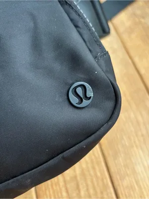 Lululemon Black Everywhere Belt Bag thumbnail 2