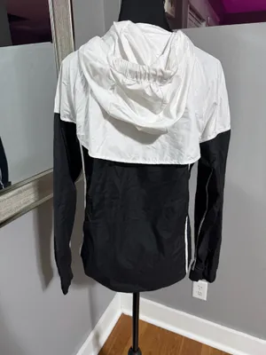 Nike Sportswear Windrunner women's white& black jacket size XS. thumbnail 4