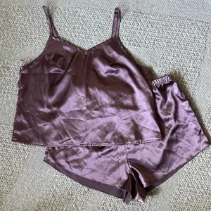 Elegant Satin Pajama Set in Rich Mauve thumbnail 1