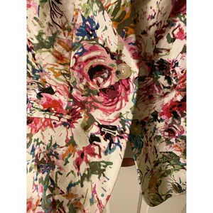 Beautiful Liz Claiborne floral blazer size small thumbnail 4