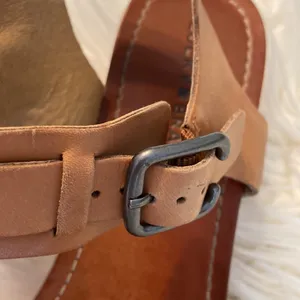 Lucky 🍀 Brand Leather Sandals size 9.5 preowned conditions thumbnail 4