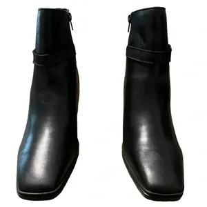 👢 Naturalizer Aimee Water Resistant Zip Bootie Black 10W 👢‎ thumbnail 2