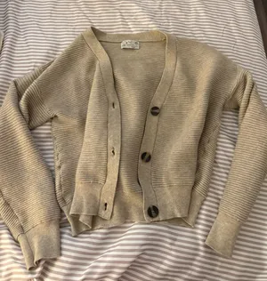 Boutique Cropped Cardigan thumbnail 1