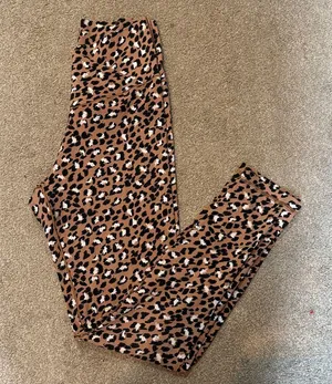 Aerie V Front Brown Cheetah Print 7/8 Length Leggings Size M thumbnail 1