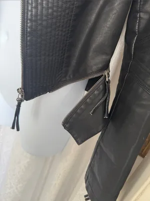 Lulu's Black Quilted Panel Leather Moto JacketSz: L thumbnail 7