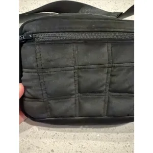 Lululemon Everywhere Belt Bag Women 1L Black Quilted Gold Hardware Fanny Pack thumbnail 7