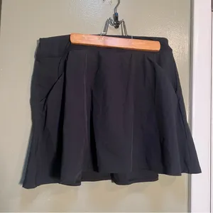 Under Armour Women's Size Medium Links Skort Black A-Line Pockets‎ Shorts Golf thumbnail 3