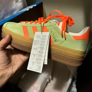 💚🧡NEW ADIDAS GAZELLE BOLD W Semi Green Spark, Screaming Orange & Core White thumbnail 7