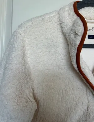 Universal Threads Cream Sherpa Jacket thumbnail 3