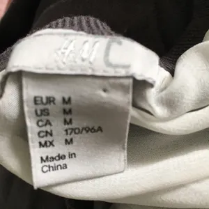 FINAL MARKDOWN H&M top medium thumbnail 5