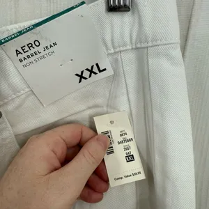 Aeropostale Women’s XXL White Barrel Jeans New thumbnail 2