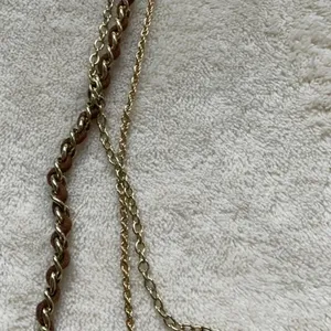 Necklace thumbnail 3
