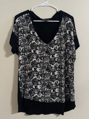 Single Black and White Patterned Short Sleeve Top Size M thumbnail 1