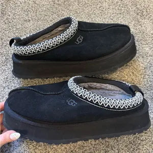 Ugg Platform Tasmans thumbnail 1