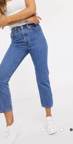 Levi's 501 high rise straight leg crop jeans in blue thumbnail 4
