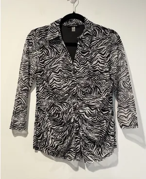 Cable & Gauge Button Up Top Small Zebra Sheer 3/4 Sleeve Travel Work Vacation thumbnail 1