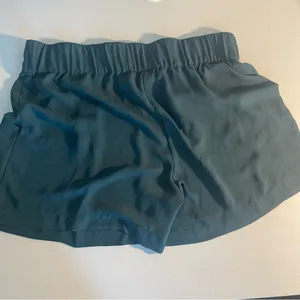 BCBGMaxAzria Dark Green High-Waist Shorts, small thumbnail 2