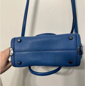 Crossbody thumbnail 3