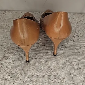 Caressa Spain leather tan eyelet closed point toe tan heels sz 6.5 thumbnail 5