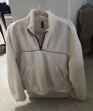 White Fleece Size M thumbnail 1