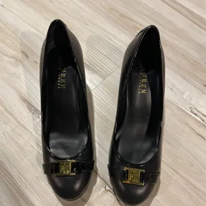 LAUREN Ralph Lauren class logo black pump heels size 6 B thumbnail 4
