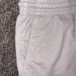 H& M shorts Small thumbnail 4