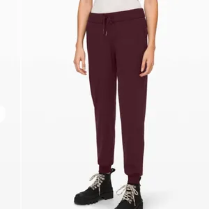 Lululemon On the Fly Jogger 28” Cassis thumbnail 2