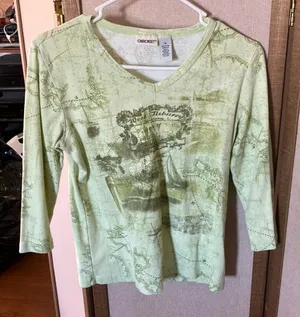 FINAL MARKDOWN Cherokee Green graphic Tee medium thumbnail 1