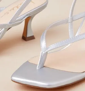 NIB Lulus Lavonna Silver Thong Slingback Kitten Heel Sandals thumbnail 4