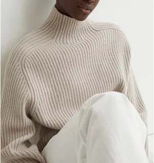 H&M turtleneck sweater  thumbnail 4