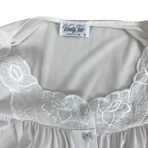 Vanity Fair | Medium | VINTAGE Embroidered Satin Button Robe Lingerie Night Gown thumbnail 5