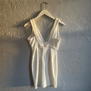 Blanc White Cutout V-neck Mini Dress Bachelorette Party Bridal Shower Party sz S thumbnail 2