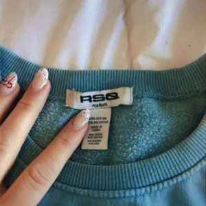 RSQ Tilly’s Blue Crew Neck Sweatshirt thumbnail 5