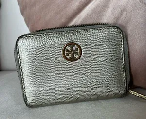 Tory Burch wallet flaws noted and minor stains. thumbnail 1